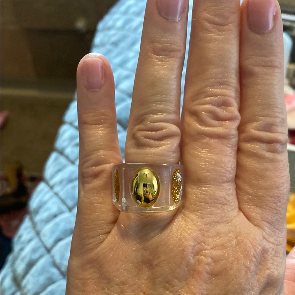 Elegant Gold-Tone Women's Ring